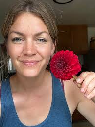 Melanie Timmons's Instagram, Twitter & Facebook