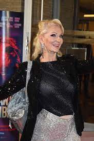 Desiree nick claimed, habermann offered her €500 to sign a paper that states habermann owns the movie rights. Desiree Nick Baybauch Sie Zeigt Nie Zuvor Gesehene Aufnahmen Als Mutter Gala De