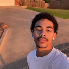 Can the Blendor actuator be replaced without dealing with the airbag