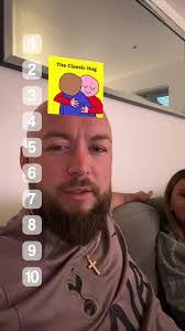 Holly Knott's Instagram, Twitter & Facebook