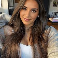 Shannon Surber's Instagram, Twitter & Facebook