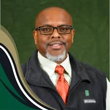 🌟 Meet Faculty Member, Sherman Mumford; Freshman Lecturer/Advisor, William  States Lee College of Engineering Associate Director of Engage ME!🌟 read  below to learn more ⬇️ "One classroom goal is to unleash the