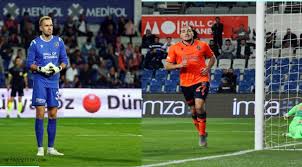 Türkiye, mert'in oynadığı 10 maçta yalnızca 3 gol yedi. Basaksehir In En Istikrarlisi Mert Gunok Urfa Degisim Gazetesi