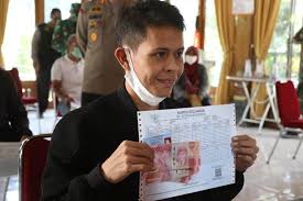 Sehingga akan membantu anda dalam menurunkan berat badan. Warga Solo Terdampak Covid 19 Mulai Terima Bantuan Sosial Tunai