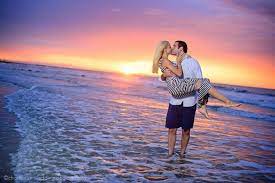 How To Shoot A Sunrise Engagement Session Engagement Pictures Beach Beach Engagement Beach Engagement Photos