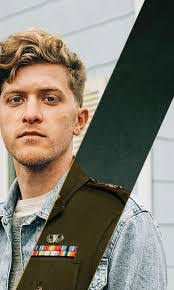 Daria Morris's Instagram, Twitter & Facebook