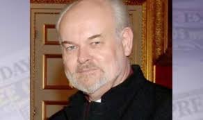 Church faces gay clergy row