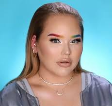 As she started to gain popularity, she was contacted by professional makeup artist and tutor pascale tesser of the b. Nikkie De Jager Is Weer Verliefd Show Ad Nl