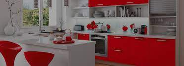 Nos idées déco de cuisine rouge pour meubles et pour concevoir une cuisine rouge on peut le faire avec de belles façades d'un rouge flamboyant, avec la peinture où les nuances de rouge riches. Cuisine Rouge Grise Bleue Noire Osez La Couleur