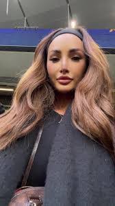 Ariana Weiss's Instagram, Twitter & Facebook