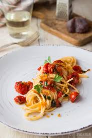 Ideali da servire anche nelle occasioni speciali, come primo piatto in un menù di pesce: Pasta Con Bottarga E Pomodorini Cosa Ti Preparo Per Cena
