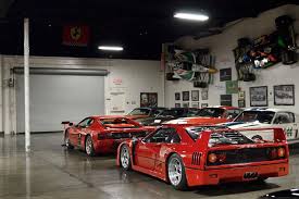 The company's first 2+2 coupe was special enough to make its debut as the marshal's car for the 1960 24 hours of le mans. Ferrari F40 Testarossa Garage Design Luxury Garage Dream Garage