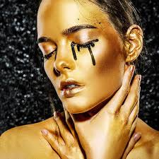 MEICOLY Metallic Gold Face Paint, 0.7 Oz Powder With 2.1 Oz Makeup Mixing  Liquid, High Pigments Body Paint for Character Look : Amazon.ae: Beauty