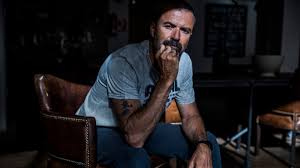 Spanish artist pau dones, the lead singer of the popular rock band jarabe de palo, known for hits like la flaca, depende, agua and bonito died in spain at age 53 tuesday. Muere El Musico Pau Dones A Los 53 Anos Cultura El Pais