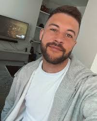 Kurtis Daniel's Instagram, Twitter & Facebook