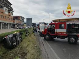 Per i rilievi dell'incidente e per cercare di sciogliere il grave nodo di traffico, tra lavorando la polizia stradale di bologna sud. Pistoia Carabiniere Muore In Un Incidente Stradale Corrierefiorentino It