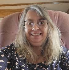 Is it normal for pugs to stick their tongue out and pant?