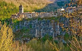 See tripadvisor's 733 traveler reviews and photos of castellfollit de la roca tourist attractions. Castellfollit De La Roca The Hanging Town Amusing Planet