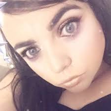 Kellie Carroll (@kelliecarrollo)