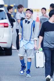 Lisa ngumpat, gue yang lagi ngamatin parkiran mobil langsung noleh. Nct Zhong Chenle Nct Nct Chenle Nct Dream