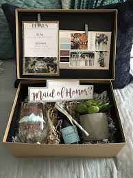 Make the moment extra memorable with special gifts and props to mark the proposal (and make it ready for instagram). 18 Bridesmaid Proposal Gift Ideas To Ask Will You Be My Bridesmaid Emmalovesweddings Diy Bridesmaid Gifts Gifts For Wedding Party Bridesmaid Proposal Box