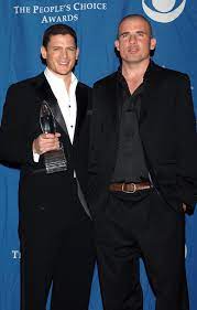 Miller is a very private person when it comes to his relationships especially now that he has come out of the closet. Plotzlich Bierbauch Was Ist Mit Prison Break Star Los Promiflash De