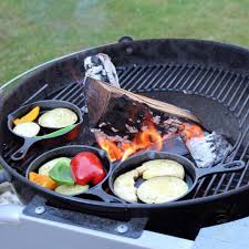 An So Einem Feuer Kann Man Naturlich Auch Super Kleine Gusspfannen Platzieren Auch Wenn Gemuse Drin Ist Kann Es Trotzdem Schm Rezepte Schmecken Rezeptideen