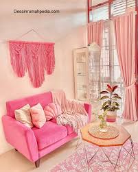 Tersedia kasur spring bed, sofa, furniture kamar tidur, meja dan kursi kantor, dan furniture ruang makan. Ide Dekorasi Ruang Tamu Kecil Terlihat Lebih Menarik Desainrumahpedia Com Inspirasi Desain Rumah Minimalis Modern
