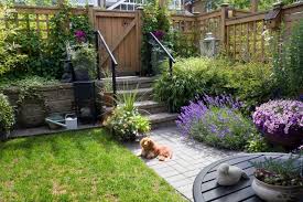 Small garden fence for dogs. 40 Beautiful Garden Fence Ideas Small City Garden Dog Friendly Garden Small Garden Design