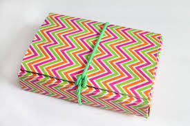 A photo tutorial that shows you how to make your own diy duct tape wallet for just $0.50, with full however, i did not want to pay the $40+ that most minimalist trendy leather wallets or card holders cost these days. Duck Tape Flash Card Holder Diy Index Cards Duck Tape Diy Card Box