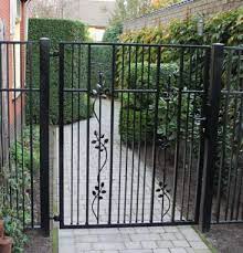 stijlvol in staal poorten hekwerken tuinmeubels tuinverlichting tuindecoratie hekwerk tuinverlichting poort