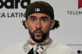 Generan nuevas canciones con inteligencia artificial utilizando la 'voz' de  Bad Bunny