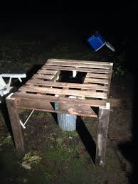 My Friend S Crawfish Table Made From Pallets Pallet Coffee Table Coffee Table Home Decor