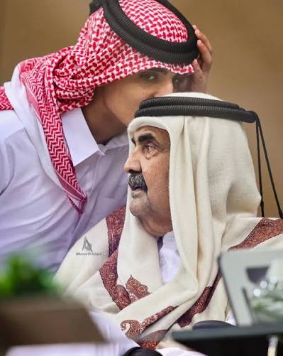سمو الأمير الوالد الشيخ حمد بن خليفة آل ثاني حفظه الله في مضمار الشقب. His Highness the Father Emir, Sheikh Hamad bin Khalifa Al Thani at Al Shaqab. . . ‏ #tamim #