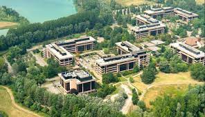 Investment products, such as equities and bonds, as well as trading services; Milano 3 City Basiglio Mapio Net