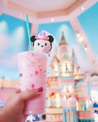 The Perfect Fairy Tale Princess Drink I Finally Had The Chance To Try The Infamous Pink Drink From Starbucks Snacks Disney Boisson Rose Recettes Disney