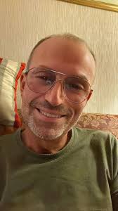 Evenin I'm Chris I'm a Virgo Set. 4th. truthfully single and age 50