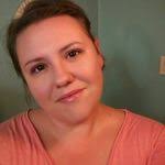 Stephanie Eckard's Instagram, Twitter & Facebook