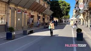 Sono ancora in calo i positivi al test… Coronavirus Nuove Misure Del Governo Cosa Chiude E Cosa Resta Aperto A Palermo