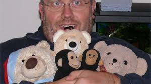 Knuffige Bilder: Kuscheltiere der OPINIOs in freier Wildbahn