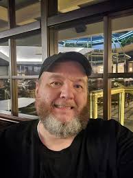 Hey guys I'm 38. Lived in maine my whole life. Love near Newport. Looking  for an ltr...