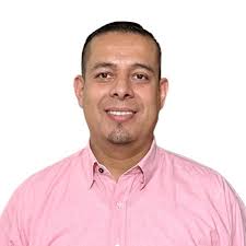 El lic Juan Pablo Becerra Hernandez, oriundo de Perote, político local,  quien por varios años a ocupado los cargos de director de Obras Públicas y  tesorero, a sido coordinador de campañas, etc.