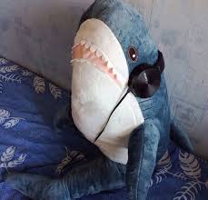 Pin Ot Polzovatelya Morgy Oyxiydoyf Na Doske Shark Ikea Mem Akula Risunki Pandy Akula