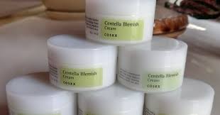 The cosrx centella blemish cream is a strong antidote for acne and blemishes. Review Cosrx Centella Blemish Cream