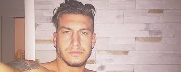 La storia d'amore tra beatrice valli e nico bovi è finita ormai da anni, ma dalla loro unione è nato un bimbo, il piccolo alle. Chi E Nicolas Bovi Il Calciatore Tentatore Di Temptation Island 2019 Tvzap