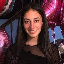 Evie Marx's Instagram, Twitter & Facebook