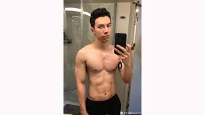 Lawrence) is a singaporean actor and singer born in malaysia. How Former Ch 8 Star Lawrence Wong Went From Unknown To Getting Mobbed Outside His House In China
