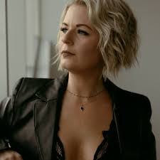 Stephanie Hitchcock's Instagram, Twitter & Facebook