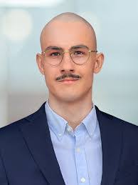 Peter Lawrence's Instagram, Twitter & Facebook