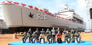 Parkiran motor pun tampak penuh, beberapa perwakilan karyawan memasuki skpt untuk membuat laporan. Galangan Batam Produksi Kapal Perang Tni Al Mampu Angkut 15 Tank Nagoya News